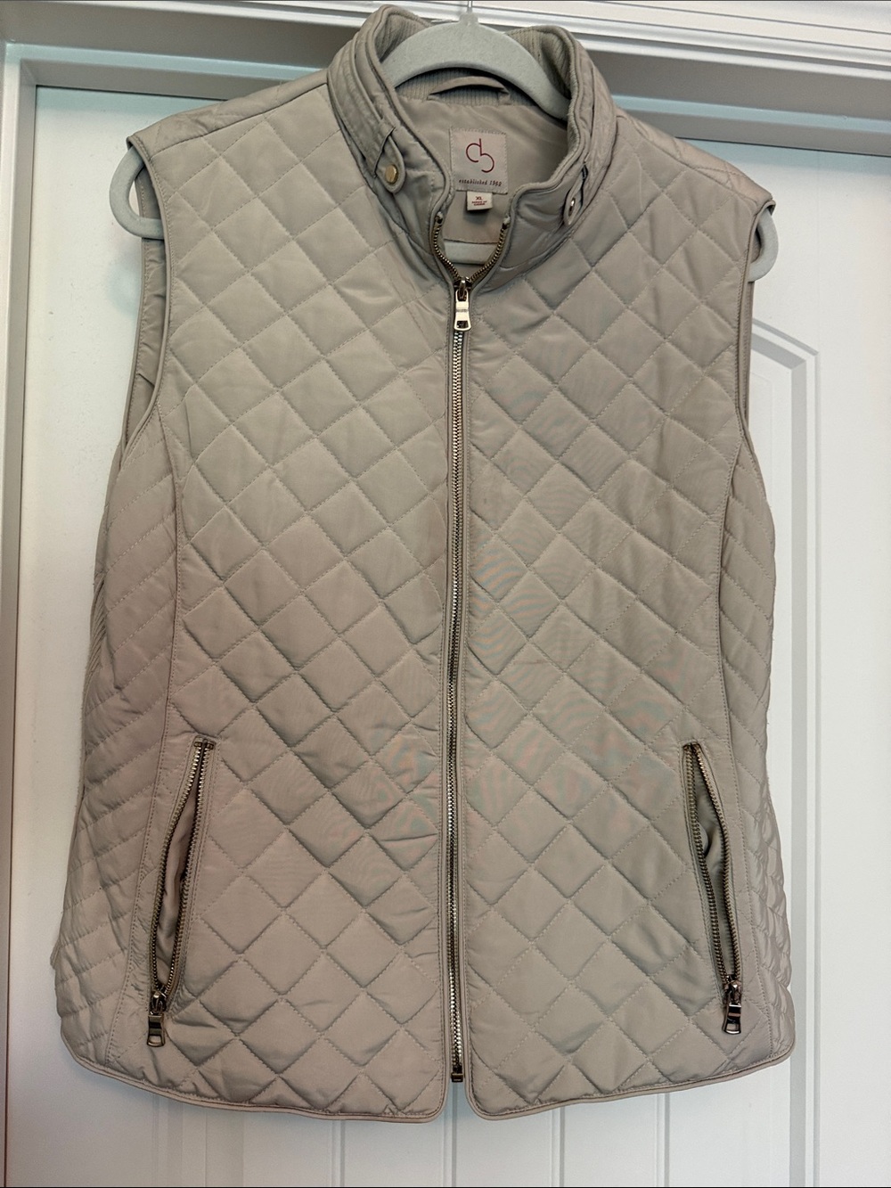 Dress Barn Quilted Zip-Front Vest in Light Gray